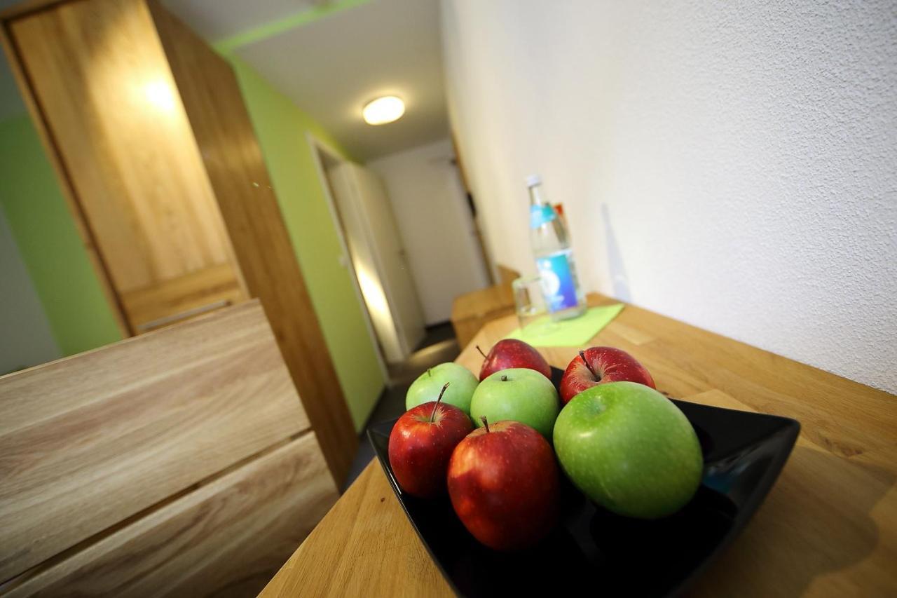 Schieners Hotel & Apfelhof Apartments Wemding Екстериор снимка