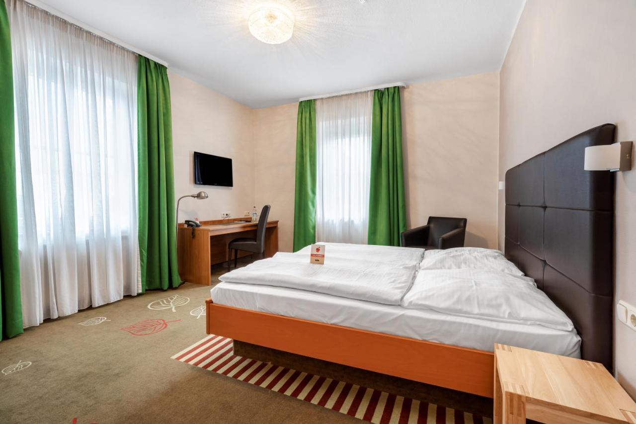 Schieners Hotel & Apfelhof Apartments Wemding Екстериор снимка